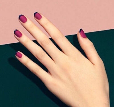 气质磨砂，可爱的玫粉刚好中和了磨砂的硬朗，美的刚刚好！