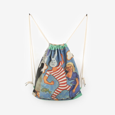 MOMO设计品牌 大力兔双肩包 原创文艺复古印花帆布袋运动抽绳背包