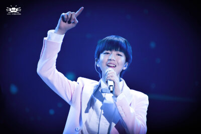 #王俊凯# #TFBOYS王俊凯# #TFBOYS#160222 湖南卫视元宵喜乐会cr：Karry王俊凯中文首站
