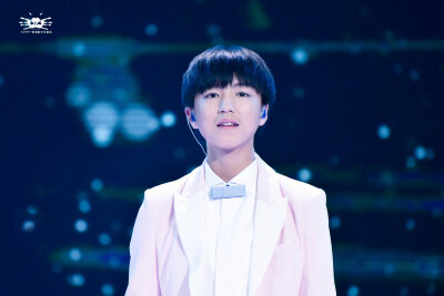 #王俊凯# #TFBOYS王俊凯# #TFBOYS#160222 湖南卫视元宵喜乐会cr：Karry王俊凯中文首站