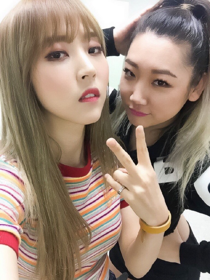 MAMAMOO 마마무Moon Byul 玟星 Solar 颂乐 Whee In郑辉人 Wha Sa 华莎
