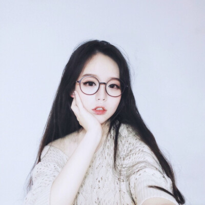 【头像】高清女头 男头 欧美 情侣 闺密头像清新 森系 韩系 可爱 搞怪 黑白 身体部位图 举牌 备忘录 随手点赞关注 【你是这世界写给我的情书】禁二传 谢谢！绯闻戏子 {木槿}