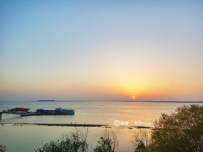 夕阳配上洞庭湖…