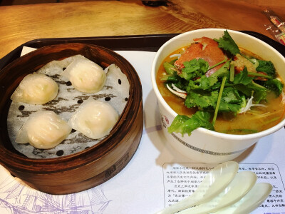 虾饺，沙茶面。厦门美食，当地火爆了的小吃哟