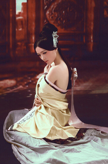 浮云世事,暗遮韶华,陇头一缕潇湘云梦深处,暗香无恙