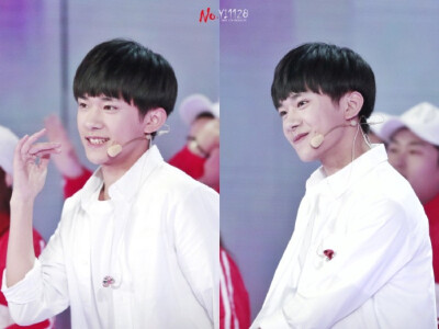 #易烊千玺# 早安@TFBOYS-易烊千玺