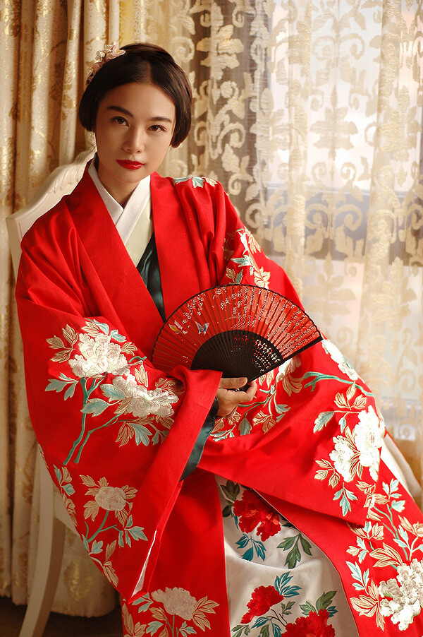 清辉阁汉服-花的姿态