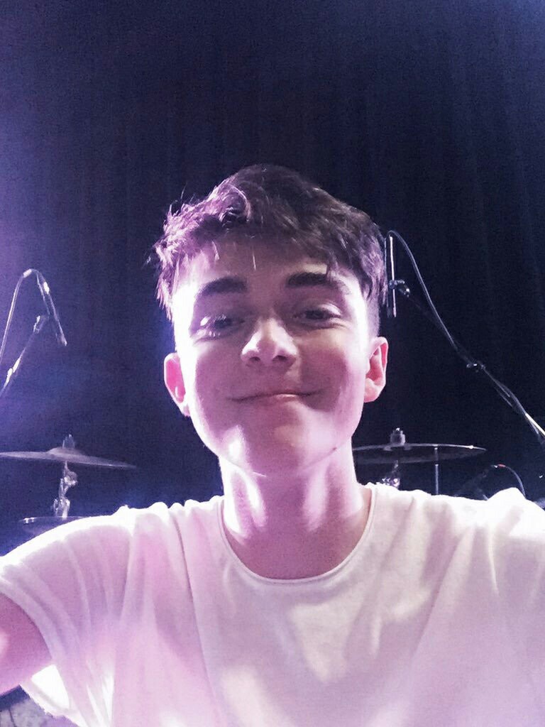 Greyson Chance 小高原红就是喜欢这种下45°