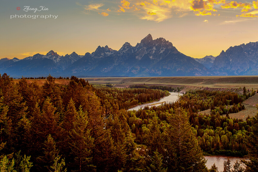 Teton主峰之下蜿蜒而来的Snake River，怀俄明