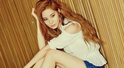 徐贤 壁纸 韩流 明星 美女 女神 少女时代 头像 画报 妆容 发型《我黑粉结婚了》《步步惊心：丽（月之恋人）》《心情好又暖》《热爱》
