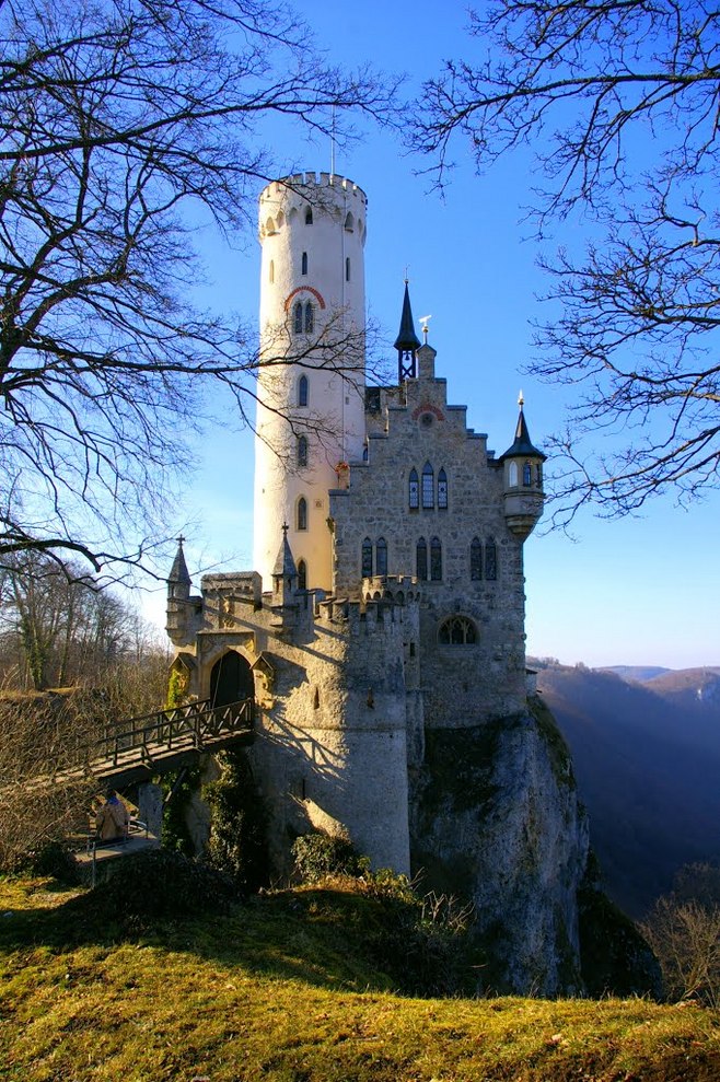  “Schloss Lichtenstein / Germany (by Reto Borner).”