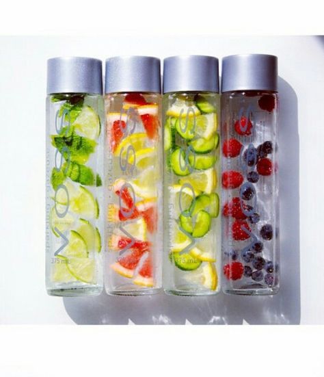 One easy way to help with weight loss is detox water. Detox water has so many benefits and weight loss is just one of them. Here is an easy recipe for a flat stomach that tastes refreshing. 6 cups filtered water 1 tbsp grated ginger 1cucumber sliced 1 lemon sliced 1/3 cup mint leaves Let infuse over night and enjoy the next day.