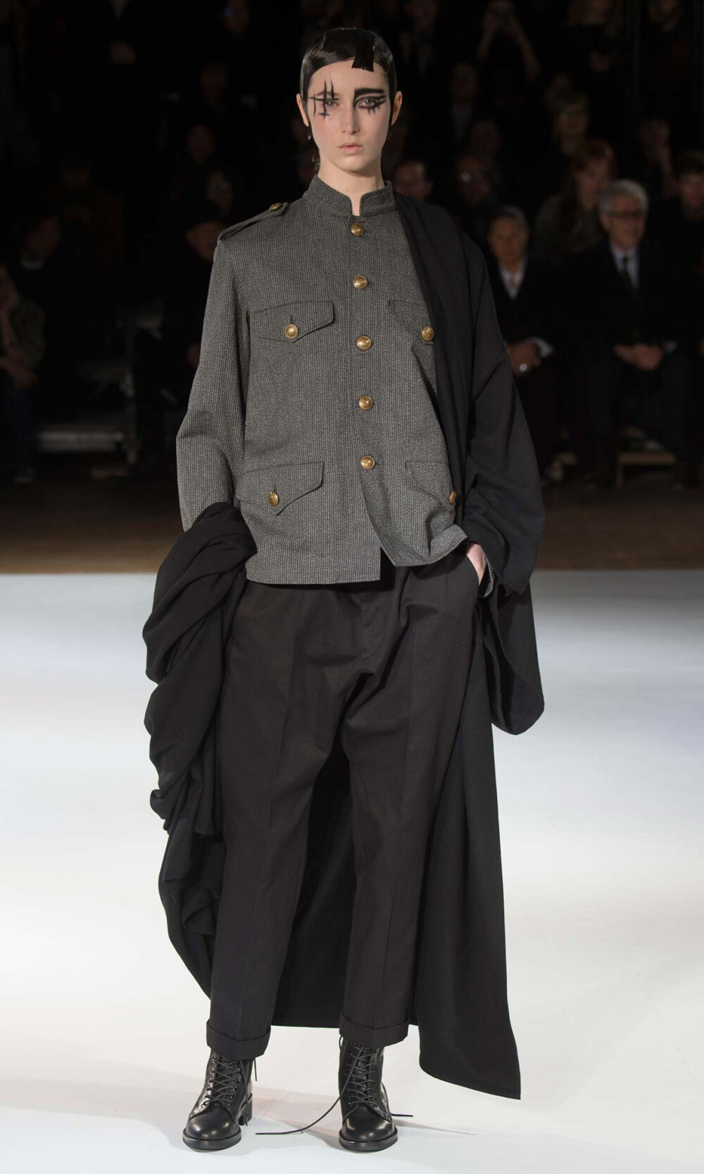山本耀司的留白时装美学，Yohji Yamamoto 2015 秋冬巴黎时装周