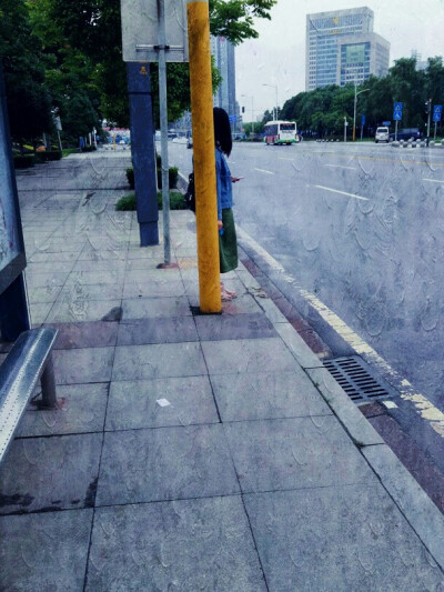 你是一树一树的花开，是燕在梁间呢喃。你是爱，是暖，是希望，你是人间的四月天。
