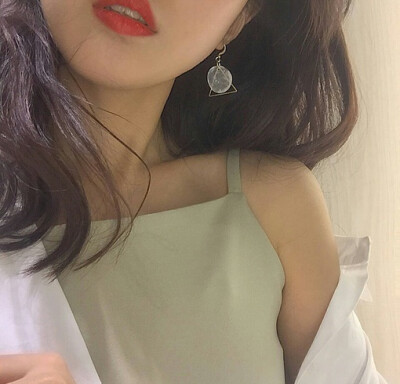 _SUNNY.TQ【女头】[高清精选][简约个性][欧美黑白][日韩][意境伤感][女生头像]禁二传