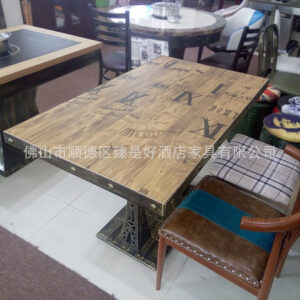 工业风咖啡餐厅桌子