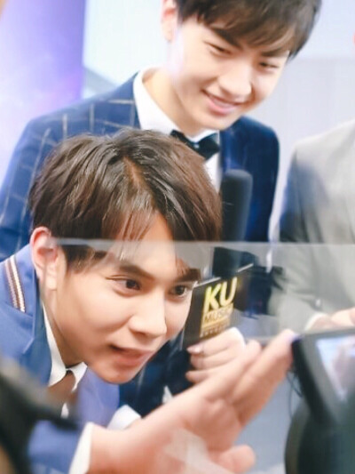 青宇 【看你的眼神】