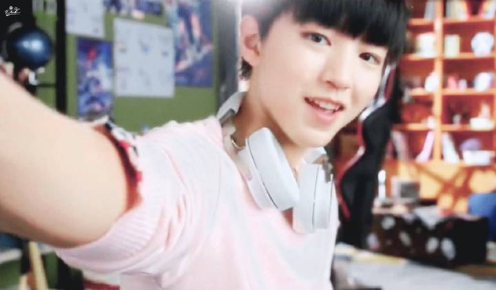 #王俊凯##TFBOYS王俊凯# OPPO R9手机广告