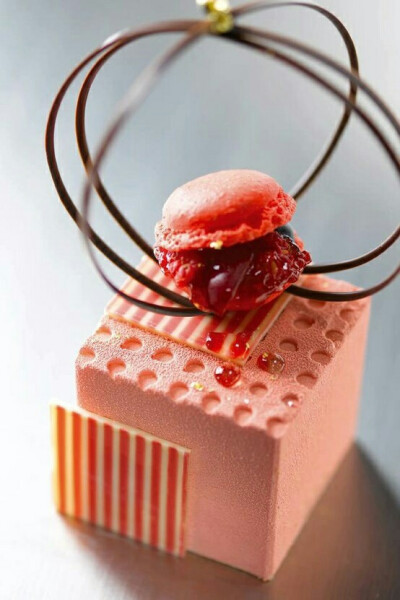 金箔巧克力马卡龙草莓芝士蛋糕