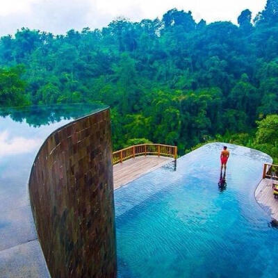 Infinity Pools, Bali