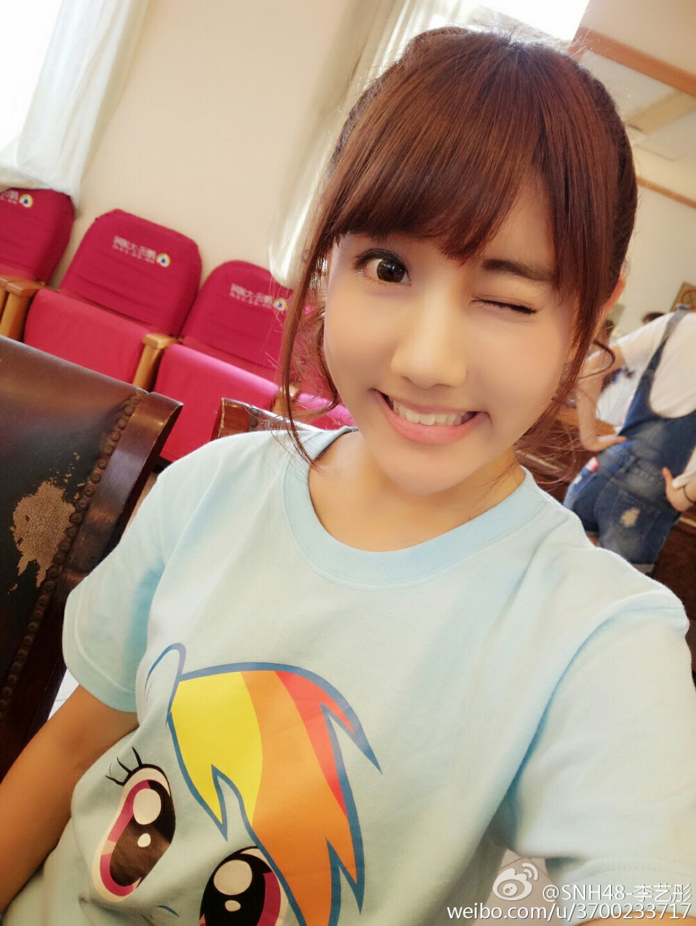 #李艺彤#