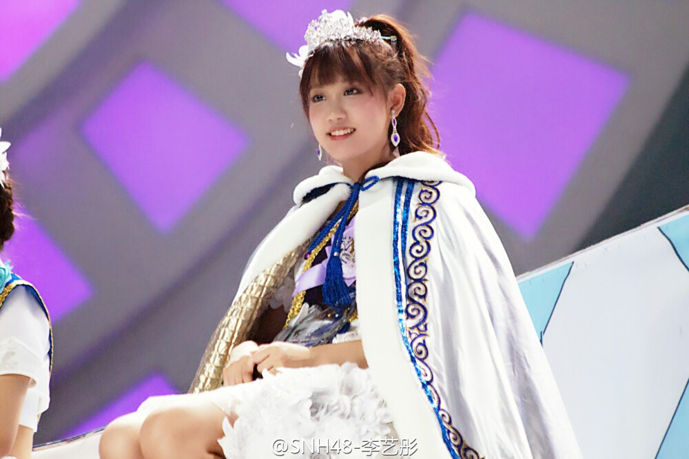 #李艺彤#