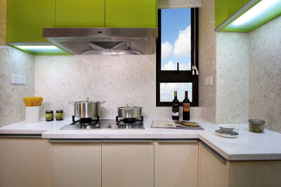 沉稳大气110平现代简约风两室两厅现代简约厨房装修效果图设计欣赏