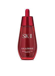 SK-II
R.N.A.
POWER RADICAL NEW AGE ESSENCE
商品编号： 4979006067101
量: 50mL
2015.09.05 NEW
肌源赋活修护精华露，将为你带来紧致新境界，纵横结合的多方位紧致提升，让毛孔不再明显，肌肤更加饱满，展现晨曦般地光泽。
JPY 18,500 （换算请点开网站查看）
现在通过＋81商城预定商品有优惠哦！ 