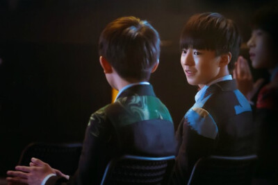 TFBOYS 王俊凯 王源