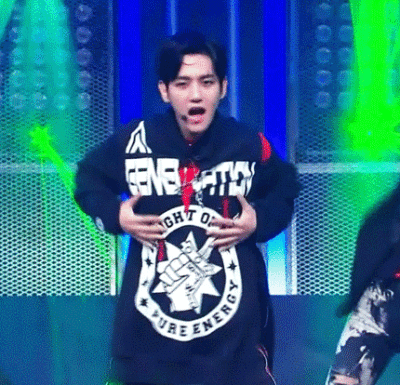 #边伯贤# . #BAEKHYUN# 160609 M!Countdown Monster 伯贤 GIF - 完美如画'ㅅ' (cr.BLOOM,pinklight_b,LOVE_ME_24AN,04088040) EXO
《EX'ACT》是韩国男子组合EXO发行的第三张正规专辑。将于2016年6月9日公开。其中包…