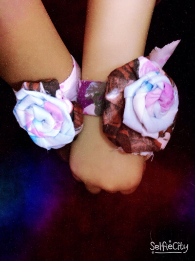 给两个小姑娘随手做的手绳