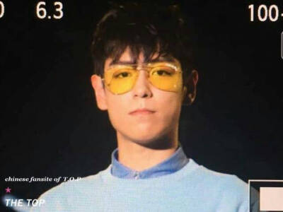 【三巡—佛山站】#BIGBANG TOUR in FOSHAN##崔胜铉##TOP# 饭拍 cr：logo