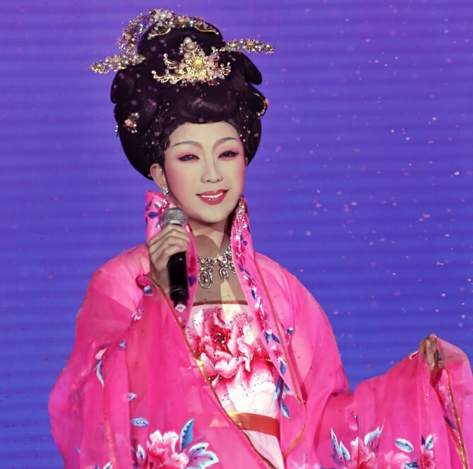 李玉刚