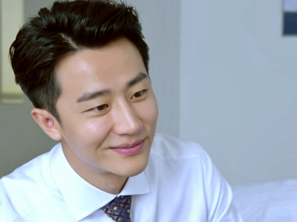 我不想她过得幸福,我但愿她陪着我的不幸;我不想她面带微笑,我但愿她