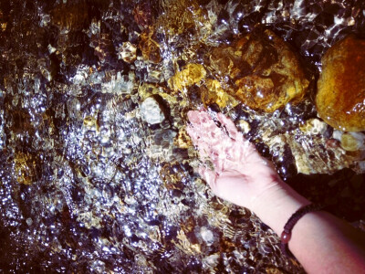 西岭雪山后山的水很冷