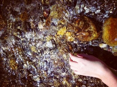 西岭雪山后山的水很冷