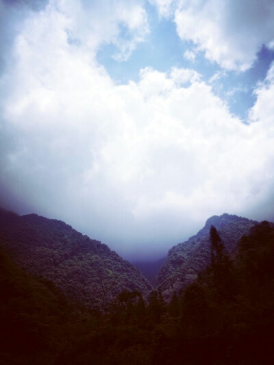 西岭雪山后山的水很冷