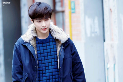 张艺兴 小绵羊 极限挑战
老九门 二月红 EXO 好先生