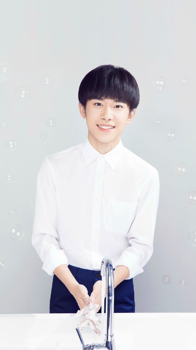 TFBOYS 易烊千玺 