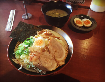 拿面蘸汤里吃的つけ麺 (tsuke men)