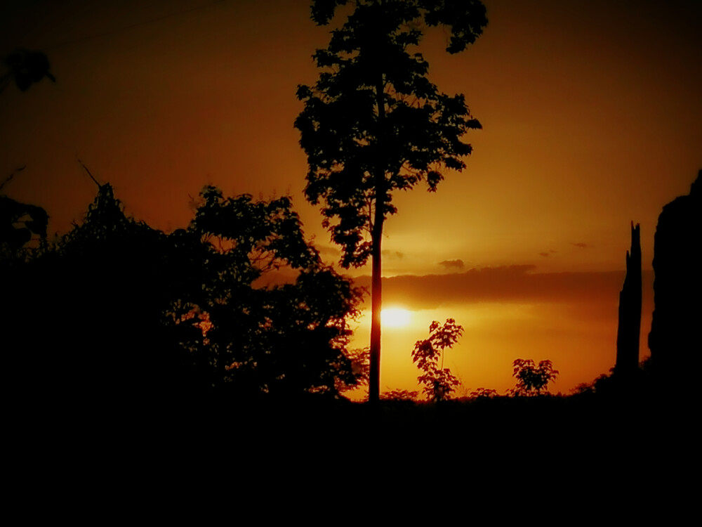 雷雨过后的夕阳