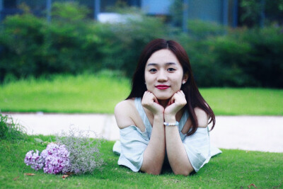 出镜：赵丢丢
摄影：IRIS沈小鹿
一直说要给你拍一组美美的照片，可是你去了英国，我又快要离开。
终于今天不再错过，圆了咱们的小愿望啦闺蜜十年，从青葱的及笄之年相识到如今的花信年华。感谢这么多年有你的陪伴。
…