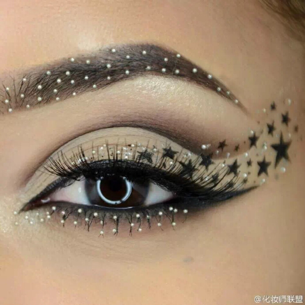 星辰 vs 眼妆