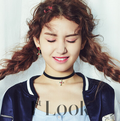 I.O.I 1st Look