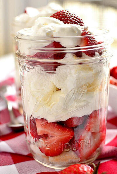 cream with strawberry