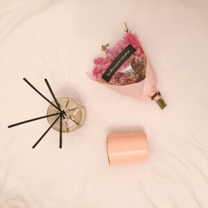 香薰/花： 关注XJ BLOSSOM 微博、微信。