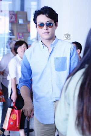 160610@靳东 机场 大图9P 在撩妹界我们靳老师是很有地位的