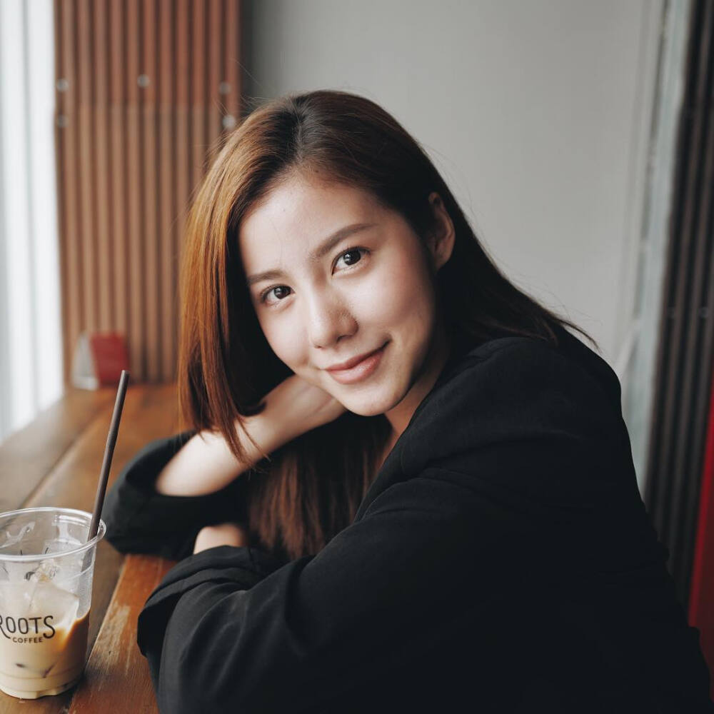 esther 小尼姑 个人ins更新