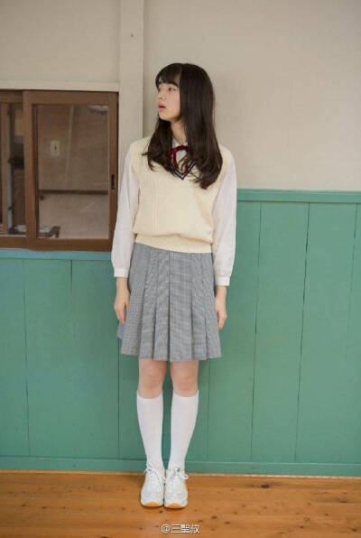 比起近距离恋爱里的扮相，更喜欢奈奈长头发的样子