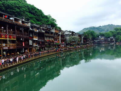 等，一城烟雨；渡，一世情缘